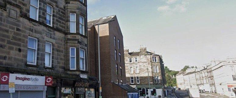 4 bedroom flat to rent - Photo 1