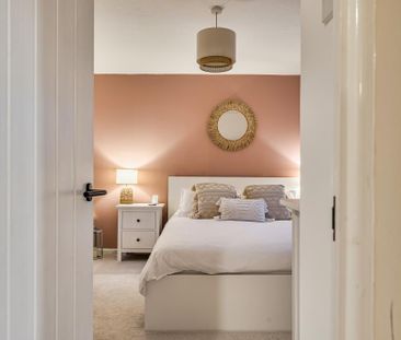 2 bedroom end of terrace house to rent - Photo 5