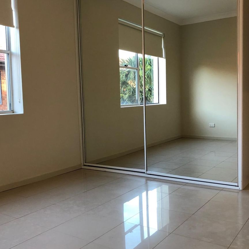 2/31 Kembla Street, Wollongong NSW 2500, Wollongong - Photo 1