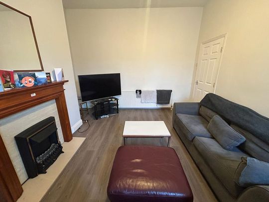 3 bedroom flat to rent - Photo 1