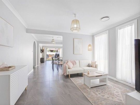 Fresh & Modern Family Home - Photo 1