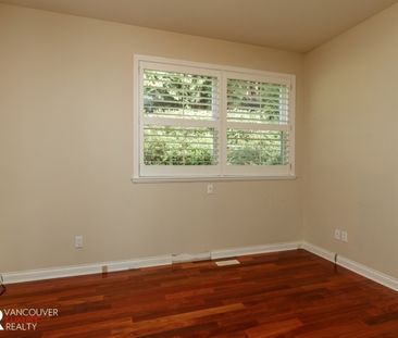 House in West Vancouver, BC - Photo 5