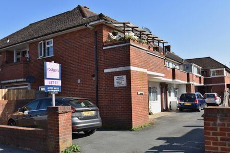 Ethorpe Crescent, Gerrards Cross, Buckinghamshire,SL9 - Photo 4