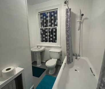 Room in a Shared House, Earlham Grove, E7 - Photo 3