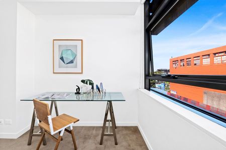 Sleek & Modern Apartment With Great Facilities - Photo 5