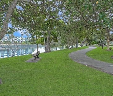Beautiful unit - walk to everything! - Photo 3
