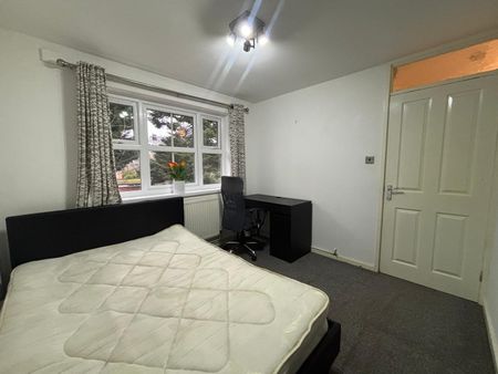 2 bedroom maisonette to rent - Photo 5