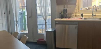 Drummondville Beau grand 5 1/2 à louer 1e étage libre pour 15 novembre - Photo 2