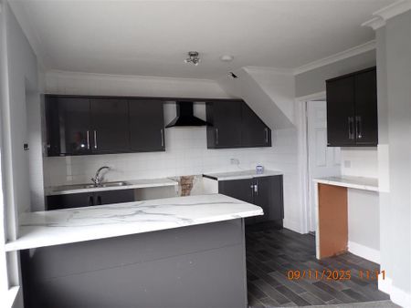 3 bedroom semi-detached house to rent - Photo 3