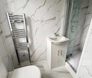 Heathcroft Avenue, Sunbury-on-Thames, Surrey, TW16 7SR - Photo 5