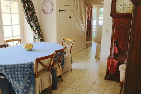 4 bedroom character property to rent - Photo 2