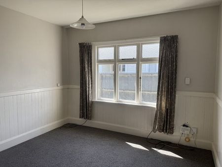 Addington – Spacious 4 bedroom renovated home, Suit family or group! - Photo 4