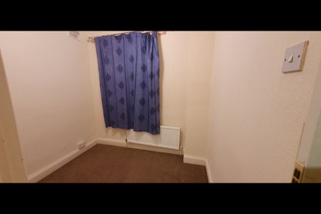 3 Bed Terraced House, Trafford Road, LE5 - Photo 3