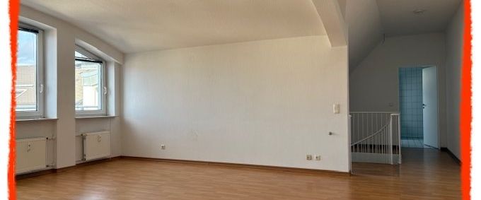 Appartement in Zwickau mit BALKON, EINBAUKÜCHE und Personenaufzug im Dachgeschoss zu vermieten! - Foto 1