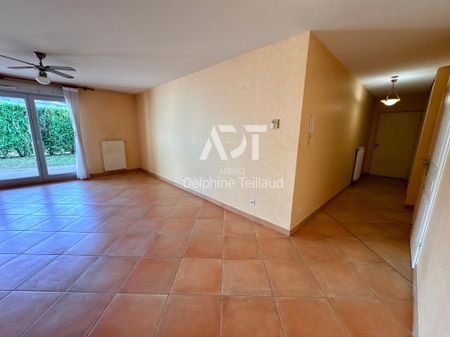 Location Appartement 4 pièces 84m² CROLLES 38920 - Photo 4