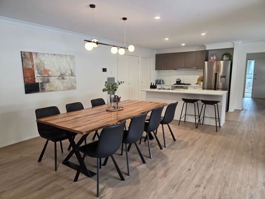 Fully Furnished Family Home - Photo 1