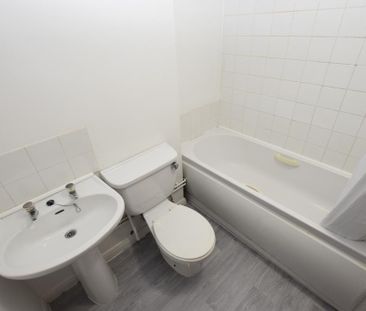 1 bedroom ground floor flat to rent - Photo 5