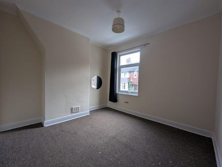 2 Beds - Terraced House - - Photo 4
