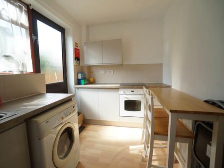 9 Craig Y Don Road - Photo 3