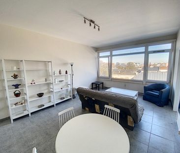 À Ixelles, grand studio de 55m2 en location 750 € par mois - Foto 4