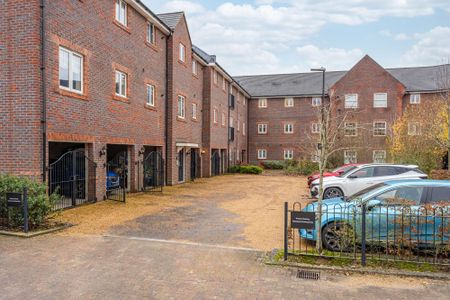 Somerley Drive, Crawley, RH10 - Photo 3