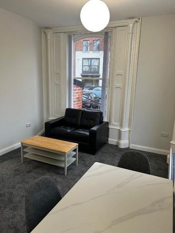 Unit 2, 7 Elmwood Avenue, Lisburn Road, Belfast, BT9 6AZ - Photo 2