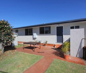 Tidy 3 Bedroom Home - Photo 4