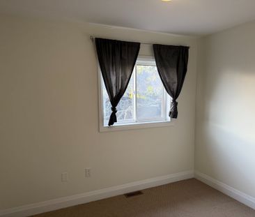 For Lease - 376 Blake Street Unit# 5, Barrie, Ontario - Photo 3