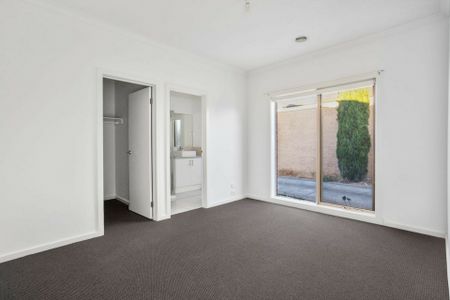 1/31 Horseshoe Circuit, Truganina VIC - Photo 4