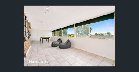 Stunning Family Home! - Photo 4