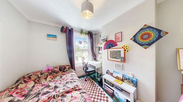 4 bedroom terraced house to rent - Photo 1