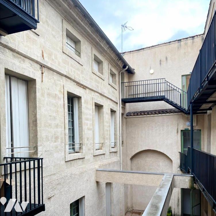 STUDIO MEUBLE ... Immeuble avec cour intérieure ! - Photo 1