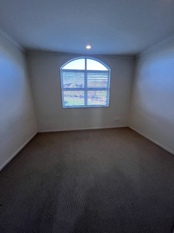 Outdoor Living & Prime Location - Photo 4