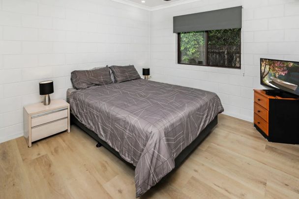 3-bedroom duplex in Trinity Beach - Photo 1