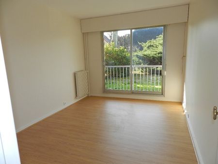 Location Appartement 3 pièces 84m² - Photo 2