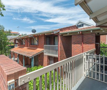 MOUNT LAWLEY LIFESTYLE! - Photo 4