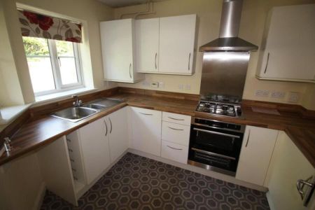 3 bedroom terraced house to rent - Photo 5