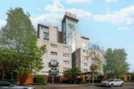 Price £1,950 pcm - Available Now - Furnished - Photo 3