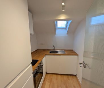 Sehr schöne gepflegte 1-Zimmer-Dachgeschosswohnung - Photo 3