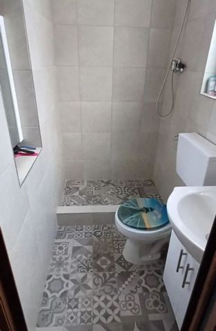 Apartament cu 2 camere la curte, mobilat si renovat recen... - Fotografie 5