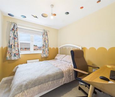 3 bedroom detached house to rent - Photo 4