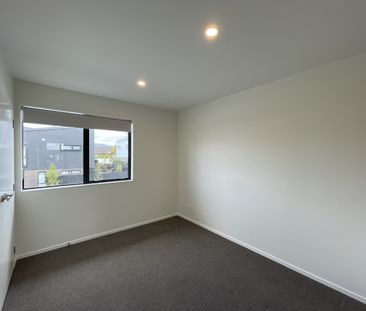 Modern 2 Bedrooms Low Maintenance - Photo 6