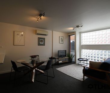 FULLY FURNISHED 1-BEDROOM ENVELOPED IN NATURAL LIGHT - Photo 5