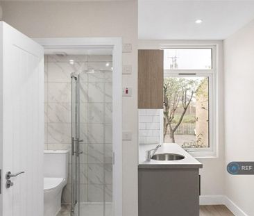 Studio to rent - Photo 4