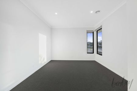 Spacious 4-Bedroom Family Home for Rent in Mickleham! - Photo 2