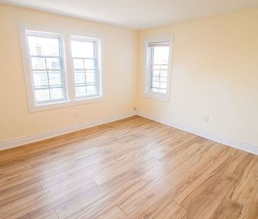 **BEAUTIFUL** 2 Bedroom Upper Unit in St. Catharines!! - Photo 5