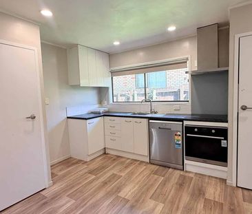 Spacious home suitable for long term tenants! - Photo 4