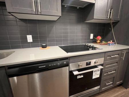 For Lease - 461 Green Road Unit# 428, Hamilton, Ontario - Photo 4