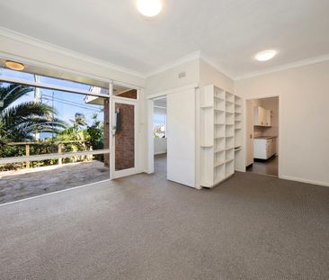 18 Ellen Street, Curl Curl, NSW 2096 - Photo 2