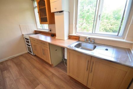 2 bedroom flat to rent - Photo 4